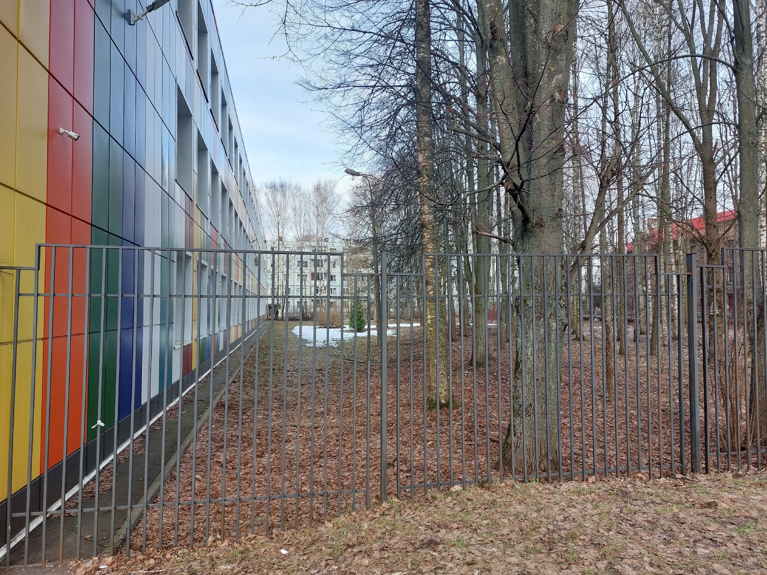 Фотография школы.